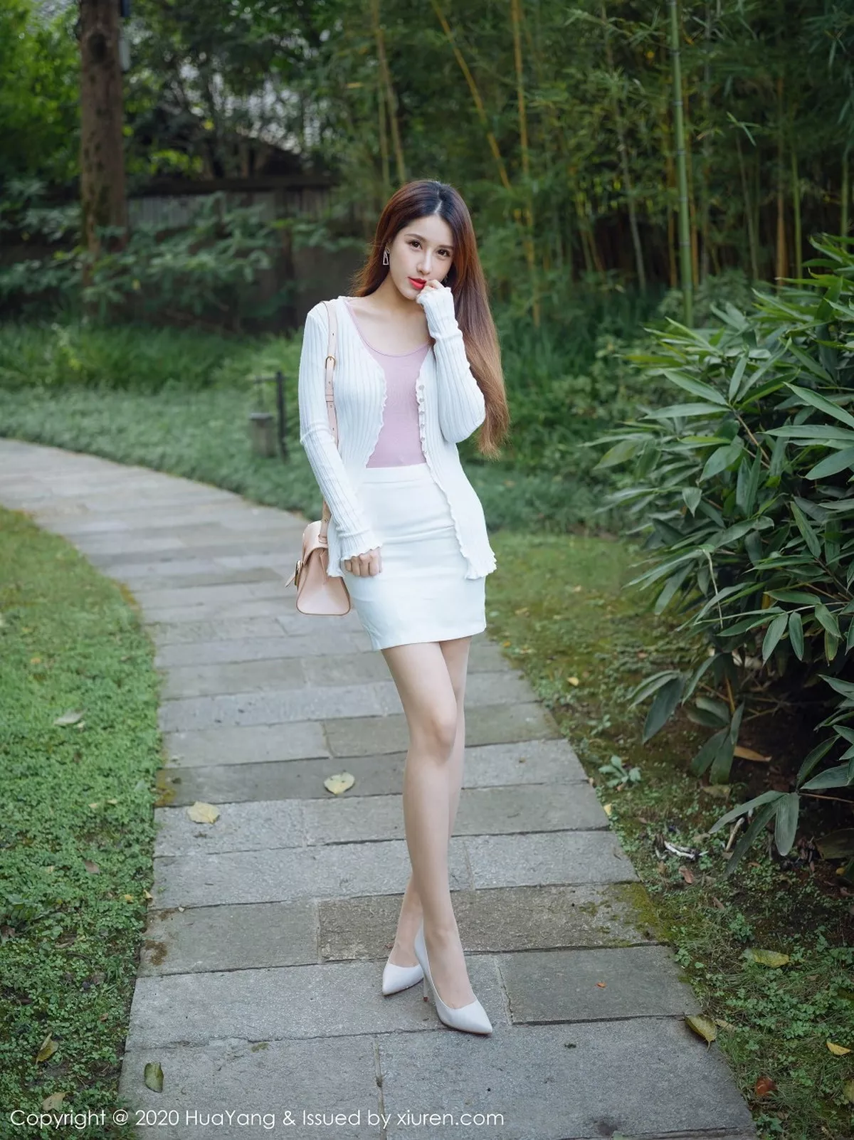 [HuaYang花漾]第332期徐安安写真 [51P]-cos