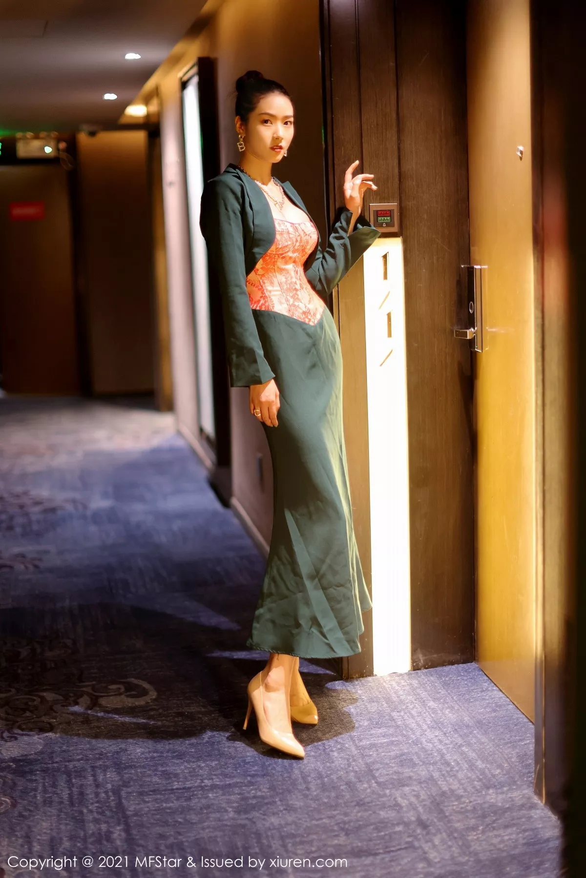 [MFStar模范学院]第500期方子萱写真 [45P]-cos