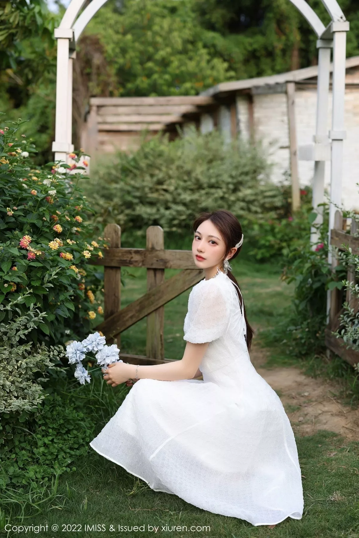 [Imiss爱蜜社]第682期刘奕宁写真 [24P]-cos