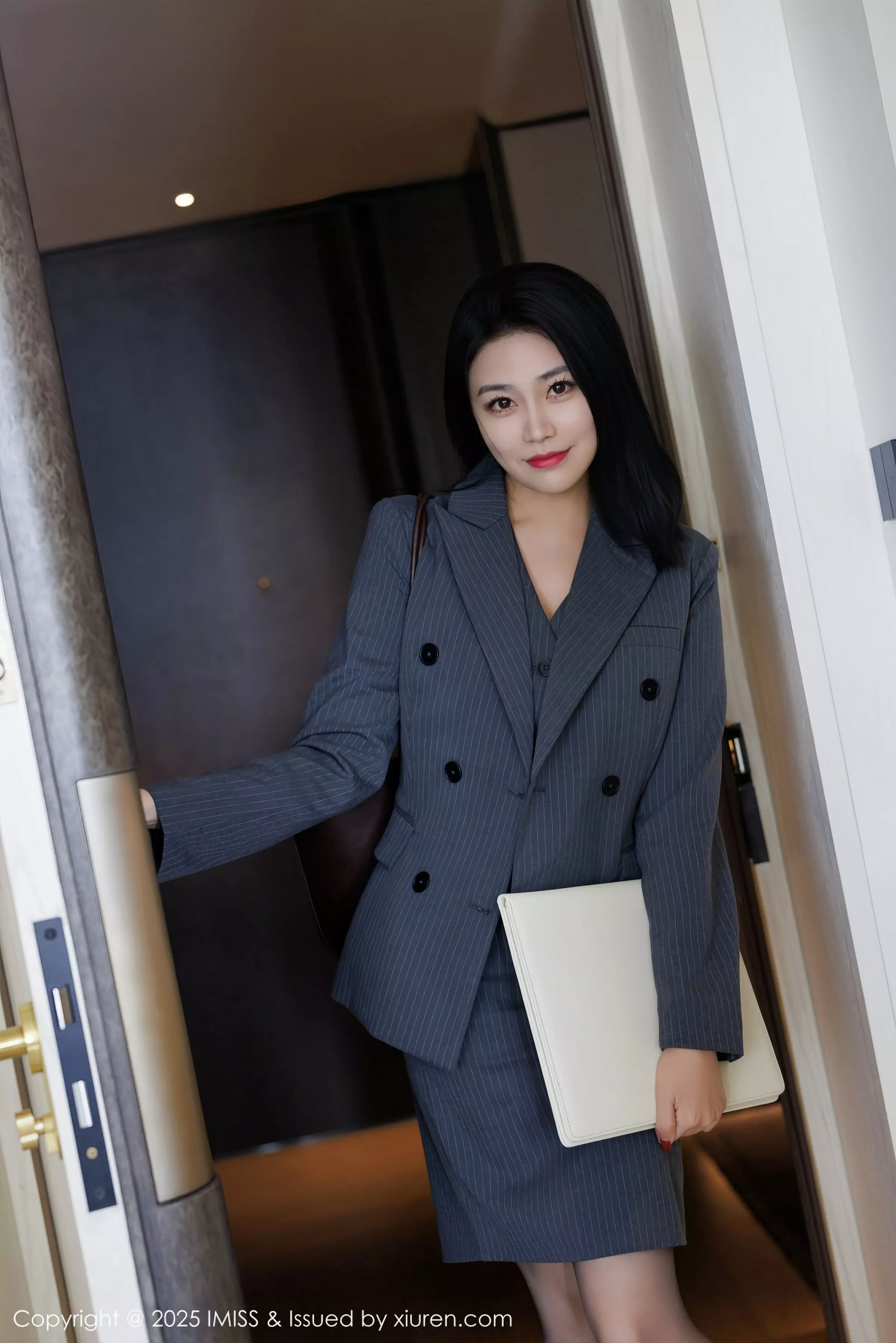 [Imiss爱蜜社]第787期许诺写真 [106P]-cos