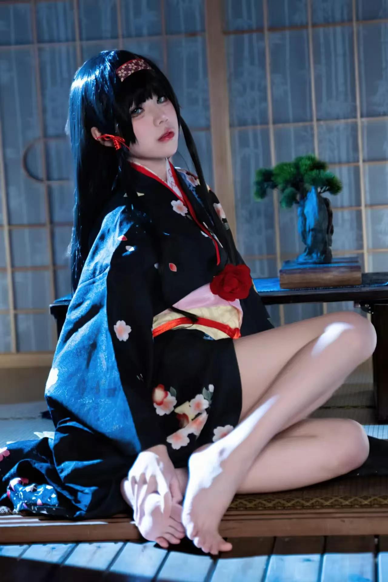 NO.011 清水凪 – 手提箱与灰色女仆（80P）